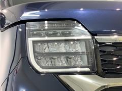 ＬＥＤヘッドライトは、点灯の瞬間から最大光量を発揮し、突然暗くなるトンネルなどでの安定感を高めます。 7