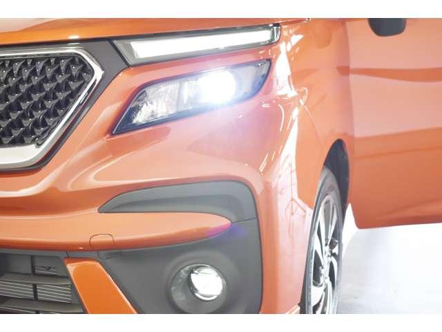 カスタムハイブリッドMV全方位カメラ付ナビパッケージ 2WD ・スマートフォン連携9インチナビ・マルチアラウンドモニター・ヘッドアップディスプレイ・LEDヘッド&ポジション+LEDフォグ・両側電動スライドドア・両席シートヒーター・パーキングソナー・(8枚目)
