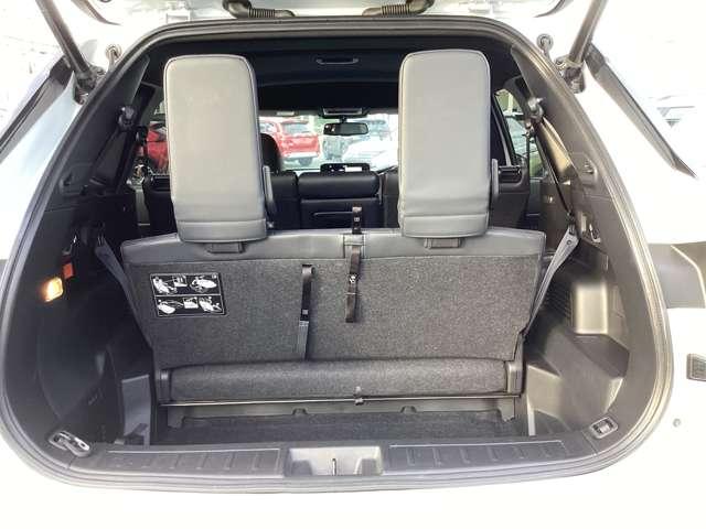 アウトランダーＰＨＥＶ Ｐ　メモリーナビ　地デジＴＶ　バックカメラ　横滑り防止　デュアルエアコン　黒革シート　フルセグＴＶ　シートヒーター　パワーシート　ＬＥＤヘッドライト　４ＷＤ　エアロ　メモリーナビ　ＡＢＳ　Ｂカメ　アルミ（5枚目）
