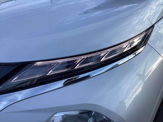 アウトランダーＰＨＥＶ Ｐ　メモリーナビ　地デジＴＶ　バックカメラ　横滑り防止　デュアルエアコン　黒革シート　フルセグＴＶ　シートヒーター　パワーシート　ＬＥＤヘッドライト　４ＷＤ　エアロ　メモリーナビ　ＡＢＳ　Ｂカメ　アルミ（8枚目）