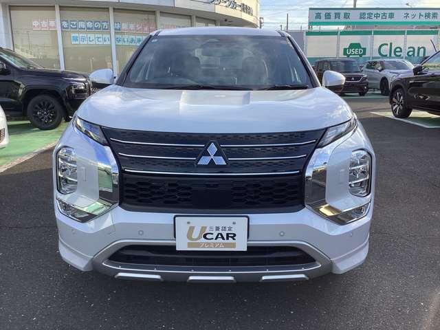 アウトランダーＰＨＥＶ Ｐ　メモリーナビ　地デジＴＶ　バックカメラ　横滑り防止　デュアルエアコン　黒革シート　フルセグＴＶ　シートヒーター　パワーシート　ＬＥＤヘッドライト　４ＷＤ　エアロ　メモリーナビ　ＡＢＳ　Ｂカメ　アルミ（13枚目）
