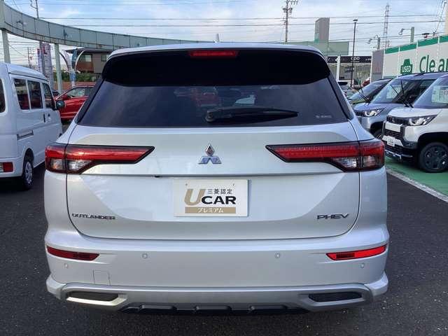 アウトランダーＰＨＥＶ Ｐ　メモリーナビ　地デジＴＶ　バックカメラ　横滑り防止　デュアルエアコン　黒革シート　フルセグＴＶ　シートヒーター　パワーシート　ＬＥＤヘッドライト　４ＷＤ　エアロ　メモリーナビ　ＡＢＳ　Ｂカメ　アルミ（15枚目）