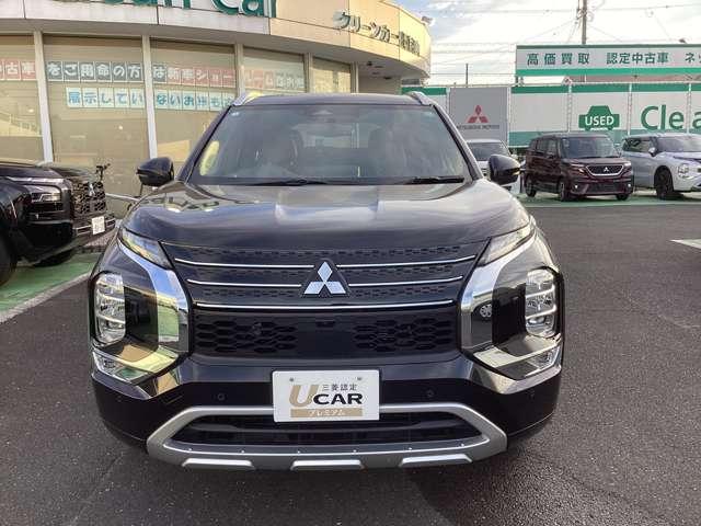 アウトランダーＰＨＥＶ Ｐ　メモリーナビ　地デジＴＶ　全方位カメラ　横滑り防止　パノラマサンルーフ　デュアルエアコン　黒革シート　フルセグＴＶ　シートヒーター　パワーシート　ＬＥＤヘッドライト　４ＷＤ　メモリーナビ　ＡＢＳ（12枚目）