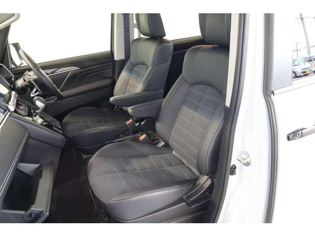 デリカＤ：５ シャモニー　メモリーナビ　地デジＴＶ　バックカメラ　アイドリングＳ　アクティブクルーズコントロール　イモビ　衝突被害軽減装置　Ｂモニター　１オーナー　ＥＴＣ　助手席エアバッグ　地デジＴＶ　電動リアゲート　４ＷＤ（4枚目）