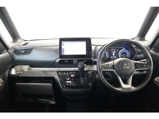 デリカミニ Ｔ　プレミアム　純正ナビ　地デジＴＶ　全方位カメラ　フルセグＴＶ　ＬＥＤランプ　クルコン　キーレスエントリー　ＡＢＳ　禁煙　エアバッグ　パワステ　ベンチシート　オートエアコン　ターボ車　フロントカメラ　バックカメラ（3枚目）