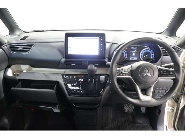 デリカミニ Ｇ　プレミアム　メモリーナビ・フルセグＴＶ・全周囲カメラ　ＬＥＤ　Ａクルコン　シートヒーター　ベンチシート　エアコン　コーナーセンサー　パワステ　アルミホイール　キーレスエントリー　エアバッグ　スマートキー　ＡＢＳ（3枚目）