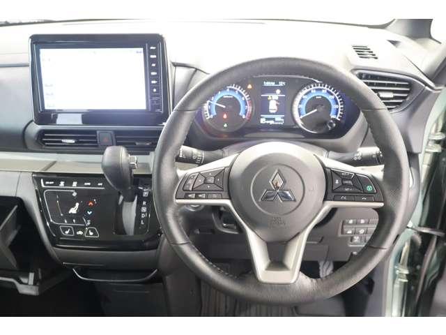 デリカミニ Ｇ　プレミアム　メモリーナビ・フルセグＴＶ・全周囲カメラ　ＬＥＤ　Ａクルコン　シートヒーター　ベンチシート　エアコン　コーナーセンサー　パワステ　アルミホイール　キーレスエントリー　エアバッグ　スマートキー　ＡＢＳ（9枚目）