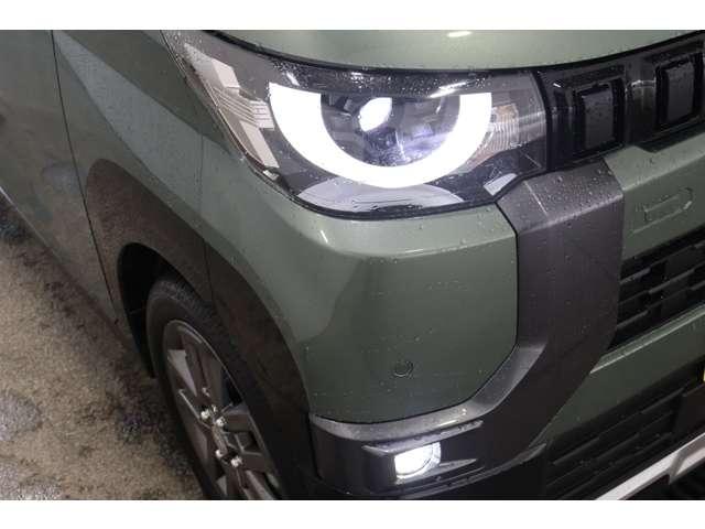 デリカミニ Ｇ　プレミアム　メモリーナビ・フルセグＴＶ・全周囲カメラ　ＬＥＤ　Ａクルコン　シートヒーター　ベンチシート　エアコン　コーナーセンサー　パワステ　アルミホイール　キーレスエントリー　エアバッグ　スマートキー　ＡＢＳ（10枚目）