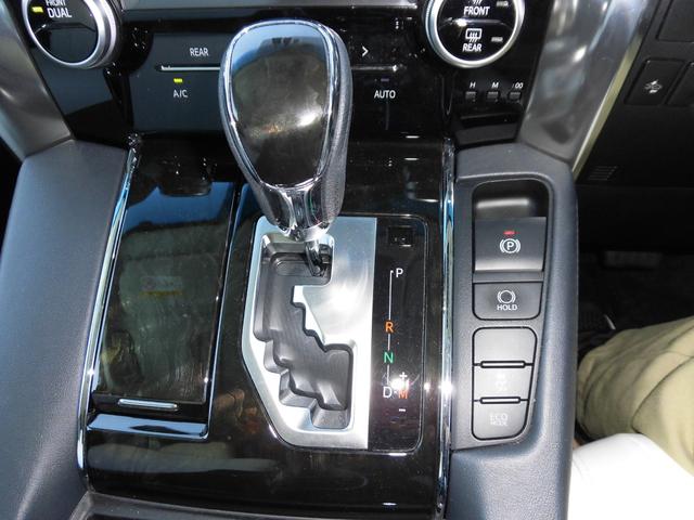 アルファード ２．５Ｓ　Ｃパッケージ　前期用ＬＭボディーキット　社外スフアリングハンドル（レクサス純正エアーバック）両側Ｐスライドドア　Ｐバックドア　フリップダウンモニター　ＥＴＣ　プリクラッシュセーフティシステム　２１ＡＷ（29枚目）