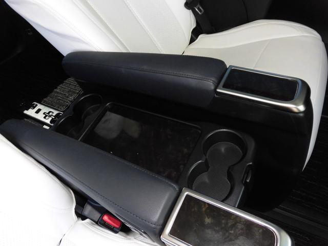 アルファード ２．５Ｓ　Ｃパッケージ　前期用ＬＭボディーキット　社外スフアリングハンドル（レクサス純正エアーバック）両側Ｐスライドドア　Ｐバックドア　フリップダウンモニター　ＥＴＣ　プリクラッシュセーフティシステム　２１ＡＷ（34枚目）