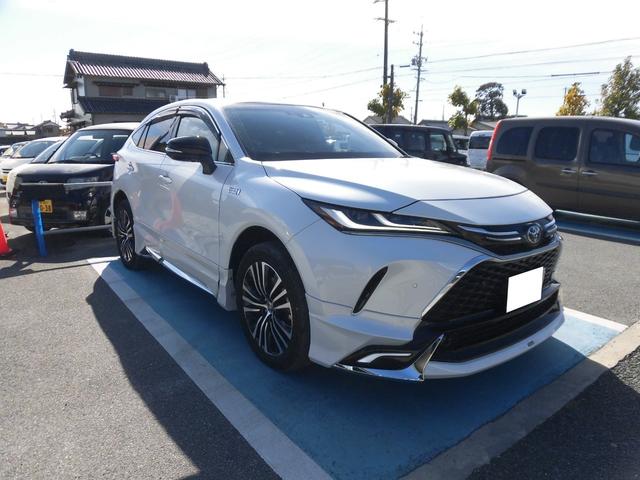 ハリアーＰＨＥＶ Ｚ　４ＷＤ車　プリクラッシュセーフティシステム　全方位モニター　ＢＴ接続　電動シート　黒革シート　オートクルーズ　レーンアシスト　オートハイビーム　パワーリアゲート　パーキングセンサー　前席シートヒーター（3枚目）