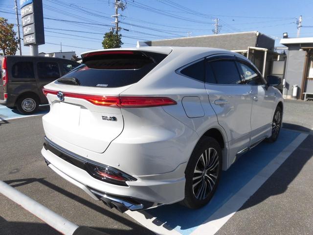 ハリアーＰＨＥＶ Ｚ　４ＷＤ車　プリクラッシュセーフティシステム　全方位モニター　ＢＴ接続　電動シート　黒革シート　オートクルーズ　レーンアシスト　オートハイビーム　パワーリアゲート　パーキングセンサー　前席シートヒーター（5枚目）