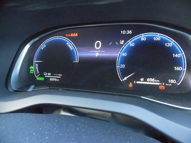 ハリアーＰＨＥＶ Ｚ　４ＷＤ車　プリクラッシュセーフティシステム　全方位モニター　ＢＴ接続　電動シート　黒革シート　オートクルーズ　レーンアシスト　オートハイビーム　パワーリアゲート　パーキングセンサー　前席シートヒーター（10枚目）