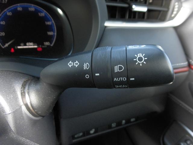 ハリアーＰＨＥＶ Ｚ　４ＷＤ車　プリクラッシュセーフティシステム　全方位モニター　ＢＴ接続　電動シート　黒革シート　オートクルーズ　レーンアシスト　オートハイビーム　パワーリアゲート　パーキングセンサー　前席シートヒーター（15枚目）