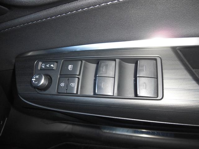 ハリアーＰＨＥＶ Ｚ　４ＷＤ車　プリクラッシュセーフティシステム　全方位モニター　ＢＴ接続　電動シート　黒革シート　オートクルーズ　レーンアシスト　オートハイビーム　パワーリアゲート　パーキングセンサー　前席シートヒーター（27枚目）