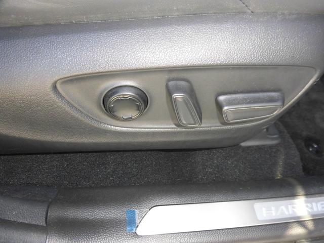 ハリアーＰＨＥＶ Ｚ　４ＷＤ車　プリクラッシュセーフティシステム　全方位モニター　ＢＴ接続　電動シート　黒革シート　オートクルーズ　レーンアシスト　オートハイビーム　パワーリアゲート　パーキングセンサー　前席シートヒーター（29枚目）