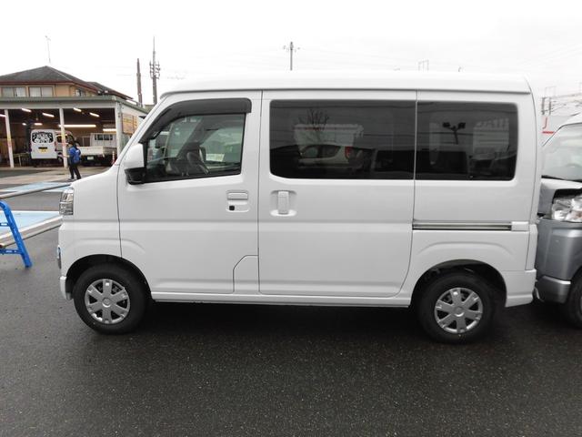 ハイゼットカーゴ クルーズ　６．８インチスマホ連動ディスプレーオーディオ　前後ドラレコ　寒冷地仕様　４ＷＤ　スマートキー　Ａストップ　届出済未使用車（4枚目）