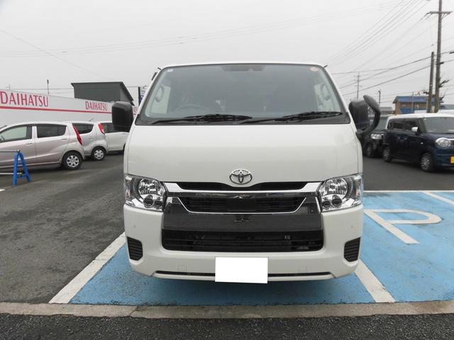 ハイエースバン ＤＸ　登録済未使用車　ＥＴＣ　オートライト　キーレスエントリー（2枚目）