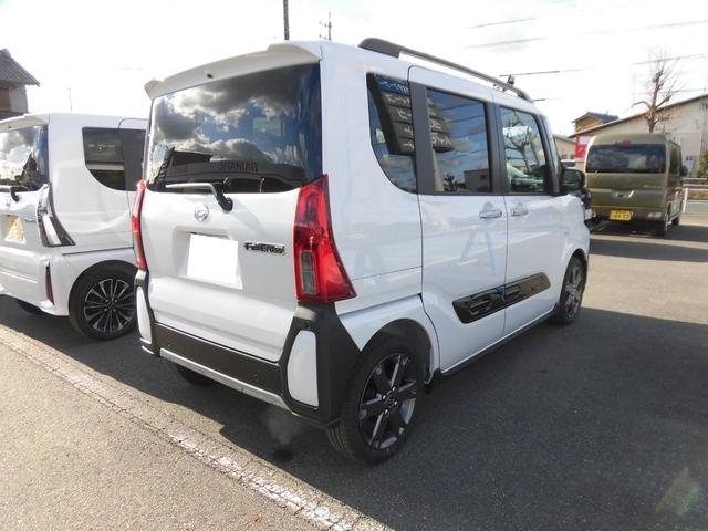 タント ファンクロスターボリミテッド　届出済未使用車　オーディオレス　コーナーセンサー　シートヒーター　オートクルーズコントロール　ＥＴＣ　ＬＥＤライト　衝突回避ブレーキ　電動スライドドア　ルーフレール　スマートキー　アイドリングストップ（5枚目）