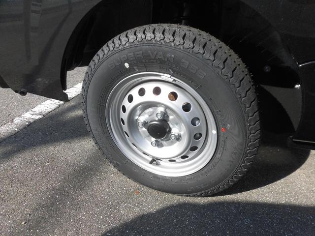 ハイゼットトラック ハイルーフ　届出済未使用車　デジタルインナーミラー　Ａストップ　切替式４ＷＤ　衝突被害軽減装置　マニュアルエアコン（28枚目）