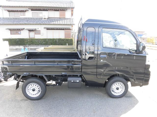 ハイゼットトラック ジャンボエクストラ　届出済未使用車　オーディオレス　デジタルインナーミラー　パートタイム４ＷＤ　スマ－トキー　アイドリングストップ機能　オートエアコン　衝突被害軽減システム（6枚目）