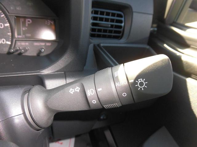 ハイゼットトラック ジャンボエクストラ　届出済未使用車　オーディオレス　ディスプレーオーディオ　パートタイム４ＷＤ　エアコン　アイドリングストップ機能　スマ－トキー　衝突被害軽減システム（10枚目）