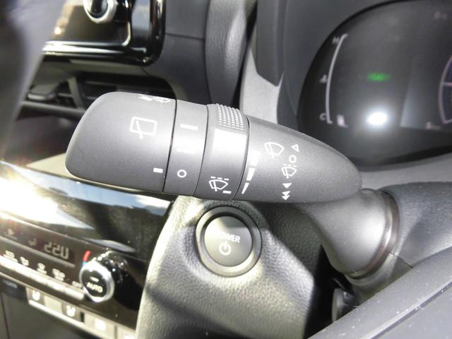 ヤリスクロス ハイブリッドＺ　ディスプレーオーディオ　ＥＴＣ車載器　ドライブレコーダ　全方位カメラ付　運転席パワーシート　クルーズＣ　オートマチックハイビーム　Ｐセンサー　ヒーター　Ｉストップ　衝突軽減ブレーキ　衝突安全ボディ（12枚目）