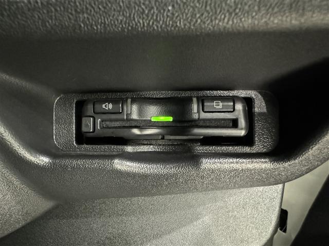 ハイエースバン ロングＤＸ　メモリーナビ　ＤＶＤ再生　ミュージックプレイヤー接続可　バックカメラ　衝突被害軽減システム　ＥＴＣ　ドラレコ　ＬＥＤヘッドランプ　乗車定員６人（12枚目）