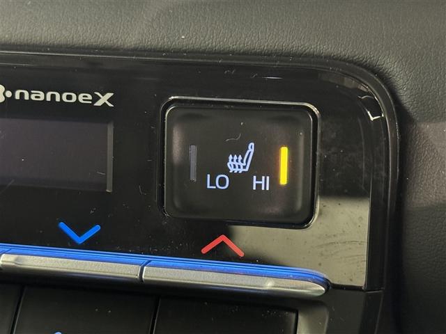 ヴォクシー Ｓ－Ｚ　フルセグ　ＤＶＤ再生　ミュージックプレイヤー接続可　バックカメラ　衝突被害軽減システム　ＥＴＣ　ドラレコ　両側電動スライド　ＬＥＤヘッドランプ　乗車定員７人　３列シート（17枚目）