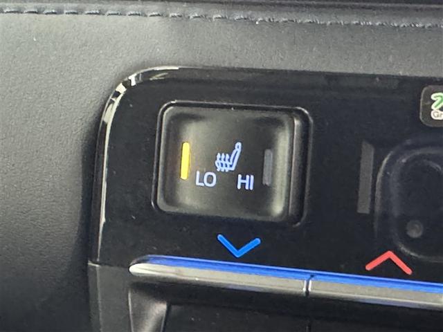 ヴォクシー Ｓ－Ｚ　フルセグ　ＤＶＤ再生　ミュージックプレイヤー接続可　バックカメラ　衝突被害軽減システム　ＥＴＣ　ドラレコ　両側電動スライド　ＬＥＤヘッドランプ　乗車定員７人　３列シート（18枚目）