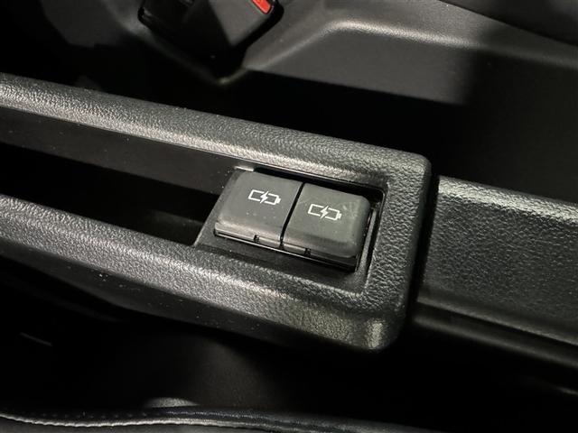 ヴォクシー Ｓ－Ｚ　フルセグ　ＤＶＤ再生　ミュージックプレイヤー接続可　バックカメラ　衝突被害軽減システム　ＥＴＣ　ドラレコ　両側電動スライド　ＬＥＤヘッドランプ　乗車定員７人　３列シート（33枚目）