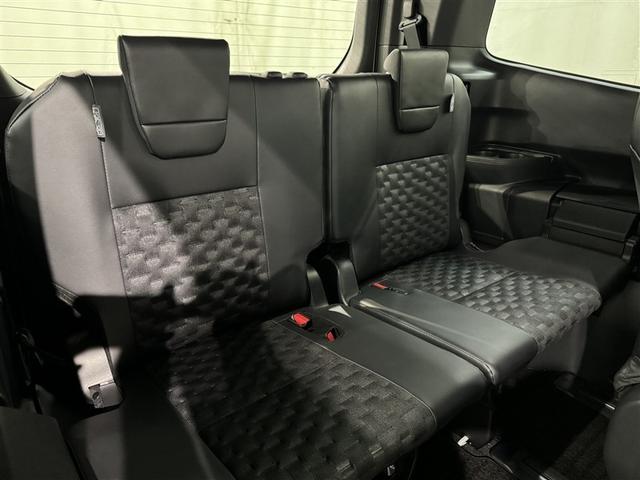 ヴォクシー Ｓ－Ｚ　フルセグ　ＤＶＤ再生　ミュージックプレイヤー接続可　バックカメラ　衝突被害軽減システム　ＥＴＣ　ドラレコ　両側電動スライド　ＬＥＤヘッドランプ　乗車定員７人　３列シート（34枚目）