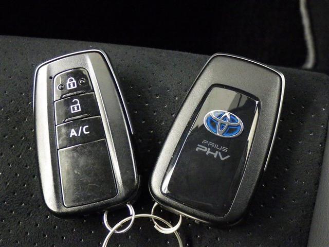プリウスＰＨＶ Ｓ　ＧＲスポーツ　フルセグ　メモリーナビ　ミュージックプレイヤー接続可　バックカメラ　衝突被害軽減システム　ＥＴＣ　ドラレコ　ＬＥＤヘッドランプ（25枚目）