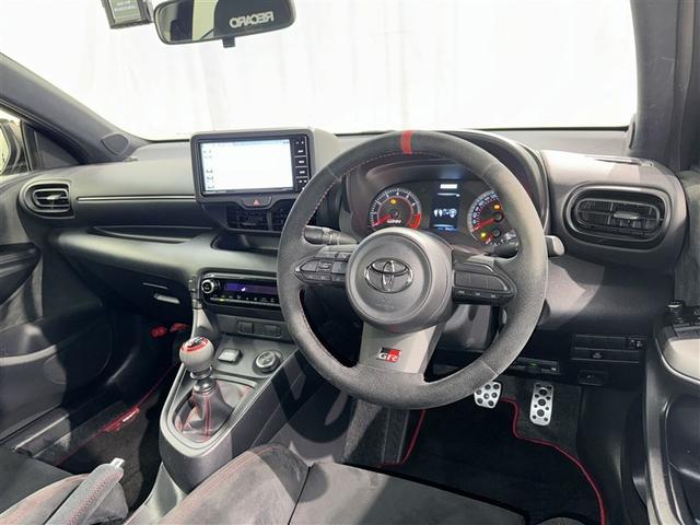 �h���C�o�[�t�@�[�X�g�̃R�b�N�s�b�g���������邽�߂ɁA�X�y�[�X�⃌�C�A�E�g�̍H�v���{�����ƂŁA�^�]�ɏW�����₷���A����𑶕��Ɋy���߂�݌v�ɂȂ��Ă��܂��B