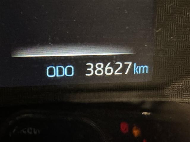 �ʐ^�B�e���̑��s�����ł��B�X�܊Ԃ̈ړ��Ȃǂő��s�������L�тĂ���ꍇ������܂��B