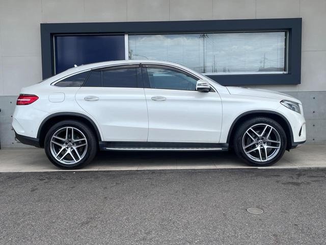 ＧＬＥ ＧＬＥ３５０ｄ　４マチック　クーペスポーツ　１オーナー　パノラマミックサンルーフ　黒革シート　レーダーセーフティ　純正ナビ　全周囲カメラ　全席シートヒーター　アダプティブクルコン　ハーマンカードンサラウンド　ランニングボード　キーレスゴー（19枚目）