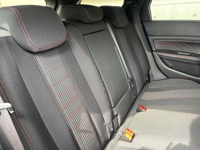３０８ ＳＷ　ＧＴライン　パノラマミックガラスルーフ　ＤＥＮＯＮ製スピーカー　禁煙車　クルーズコントロール　バックカメラ　ＥＴＣ　Ｂｌｕｅｔｏｏｔｈ　ＬＥＤヘッドライト　コーナーセンサー　ブラインドスポットアシスト（10枚目）