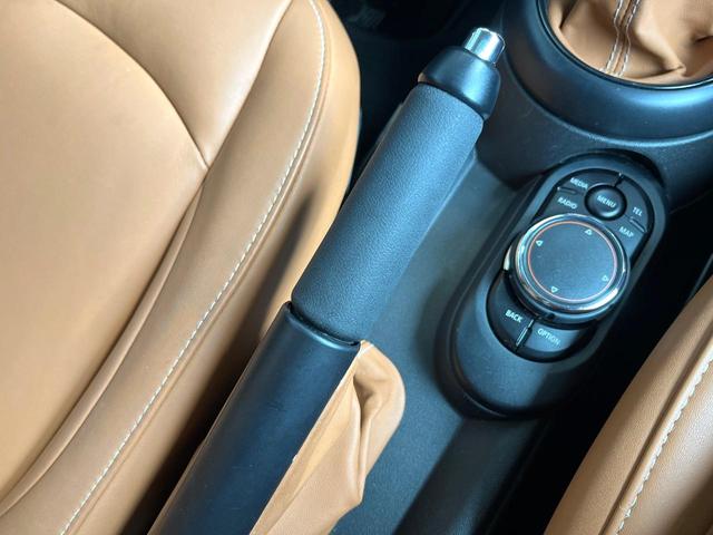 MINI クーパーD パーキングアシストパッケージ ナビゲーションパッケージ ペッパーパッケージ LEDヘッドライト/LEDフォグライト ユニオンジャックデザインテールライト Bluetooth接続(41枚目)