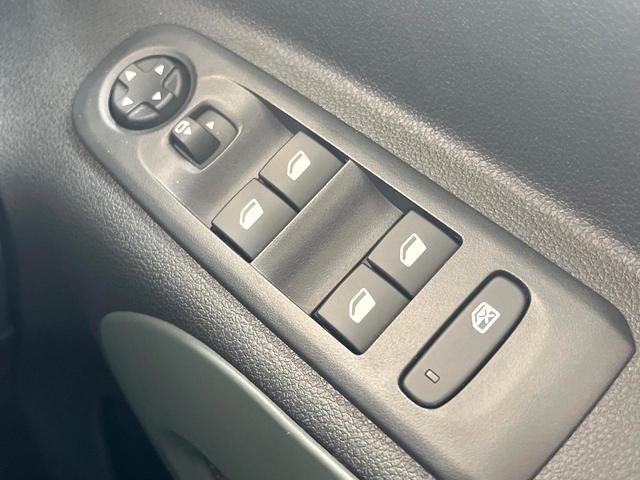 ベルランゴ シャイン　ブルーＨＤｉ　ＸＴＲ　パック　禁煙車　アップルカープレイ　エマージェンシーブレーキ　アダプティブクルコン　ブラインドスポットアシスト　マルチパノラミックルーフ　バックカメラ　ＥＴＣ　スマートキー（36枚目）