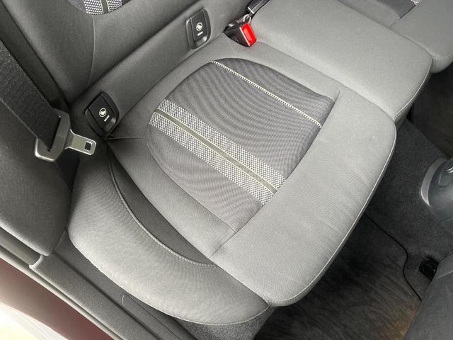 ＭＩＮＩ クーパーＳ　クラブマン　純正ナビ　禁煙車　ＥＴＣ　Ｂｌｕｅｔｏｏｔｈ　ＬＥＤヘッドライト　革巻きハンドル　デュアルオートエアコン　盗難防止装置　オートライト　アイドリングストップ　キーレス（35枚目）