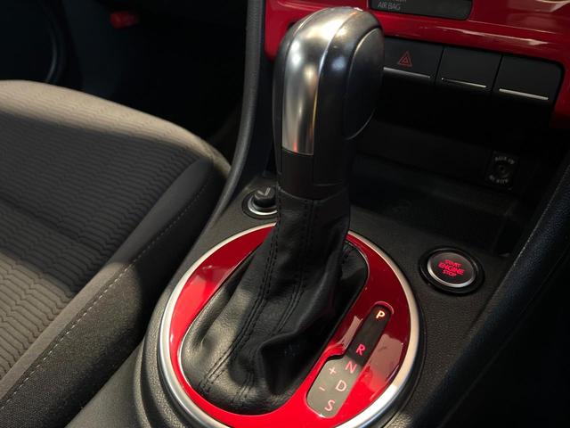 ザ・ビートル ベース　バイキセノンヘッドライトパッケージ　クラリオン製ナビ　バックカメラ　フルセグ　Ｂｌｕｅｔｏｏｔｈ接続　スマートエントリー／スタートシステム　ＥＴＣ　レインセンサー　禁煙（11枚目）