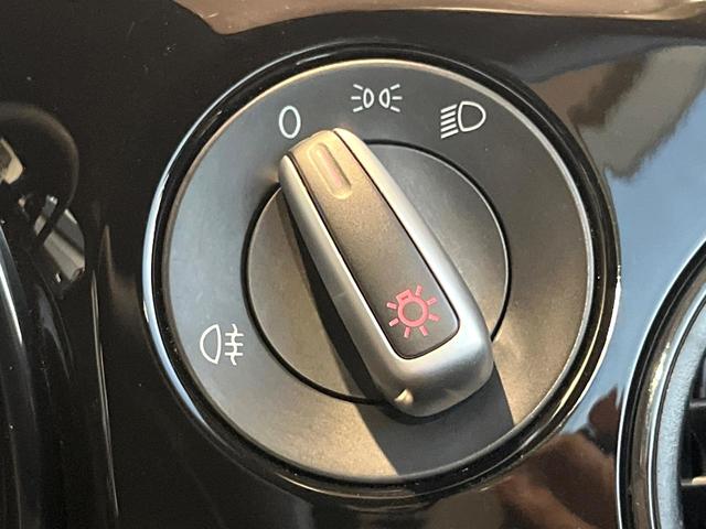 ザ・ビートル ベース　バイキセノンヘッドライトパッケージ　クラリオン製ナビ　バックカメラ　フルセグ　Ｂｌｕｅｔｏｏｔｈ接続　スマートエントリー／スタートシステム　ＥＴＣ　レインセンサー　禁煙（23枚目）