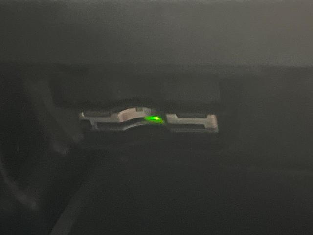 ザ・ビートル ベース　バイキセノンヘッドライトパッケージ　クラリオン製ナビ　バックカメラ　フルセグ　Ｂｌｕｅｔｏｏｔｈ接続　スマートエントリー／スタートシステム　ＥＴＣ　レインセンサー　禁煙（31枚目）