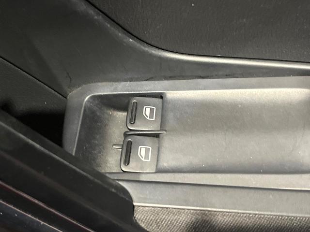 ザ・ビートル ベース　バイキセノンヘッドライトパッケージ　クラリオン製ナビ　バックカメラ　フルセグ　Ｂｌｕｅｔｏｏｔｈ接続　スマートエントリー／スタートシステム　ＥＴＣ　レインセンサー　禁煙（33枚目）