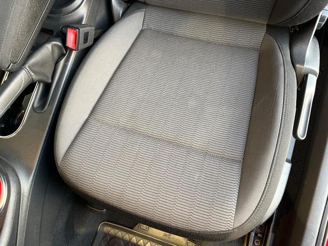 ザ・ビートル ベース　バイキセノンヘッドライトパッケージ　クラリオン製ナビ　バックカメラ　フルセグ　Ｂｌｕｅｔｏｏｔｈ接続　スマートエントリー／スタートシステム　ＥＴＣ　レインセンサー　禁煙（36枚目）