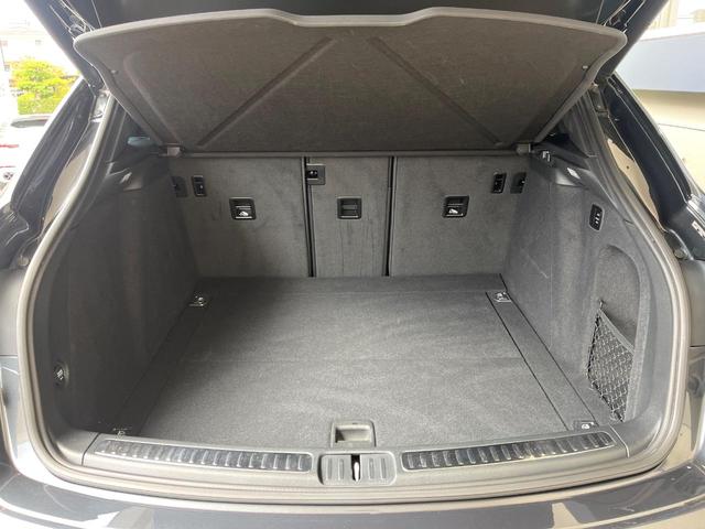 マカン マカンＧＴＳ　スポーツクロノパッケージ　スポーツエグゾースト　黒革シート　シートヒーター　ＰＤＬＳ　ＰＡＳＭ　２０インチＲＳスパイダーデザインホイール　純正ナビ　全周囲カメラ　エアサス　パワーバックドア　禁煙（12枚目）