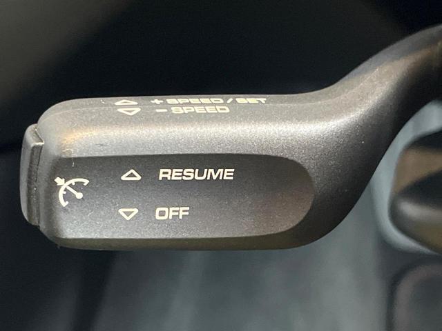 マカン マカンＧＴＳ　スポーツクロノパッケージ　スポーツエグゾースト　黒革シート　シートヒーター　ＰＤＬＳ　ＰＡＳＭ　２０インチＲＳスパイダーデザインホイール　純正ナビ　全周囲カメラ　エアサス　パワーバックドア　禁煙（31枚目）