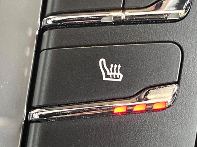 マカン マカンＧＴＳ　スポーツクロノパッケージ　スポーツエグゾースト　黒革シート　シートヒーター　ＰＤＬＳ　ＰＡＳＭ　２０インチＲＳスパイダーデザインホイール　純正ナビ　全周囲カメラ　エアサス　パワーバックドア　禁煙（37枚目）