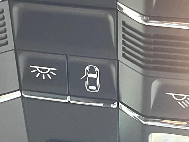 マカン マカンＧＴＳ　スポーツクロノパッケージ　スポーツエグゾースト　黒革シート　シートヒーター　ＰＤＬＳ　ＰＡＳＭ　２０インチＲＳスパイダーデザインホイール　純正ナビ　全周囲カメラ　エアサス　パワーバックドア　禁煙（51枚目）