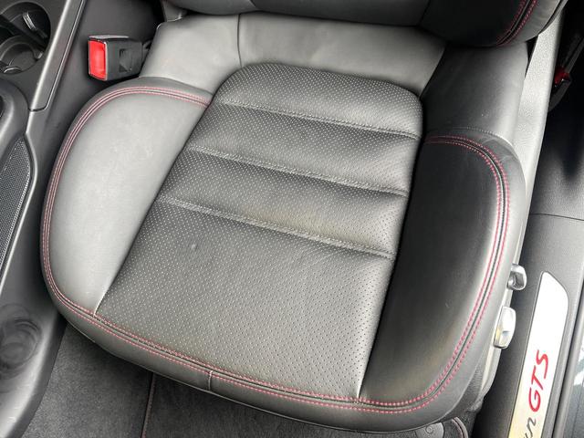 マカン マカンＧＴＳ　スポーツクロノパッケージ　スポーツエグゾースト　黒革シート　シートヒーター　ＰＤＬＳ　ＰＡＳＭ　２０インチＲＳスパイダーデザインホイール　純正ナビ　全周囲カメラ　エアサス　パワーバックドア　禁煙（59枚目）